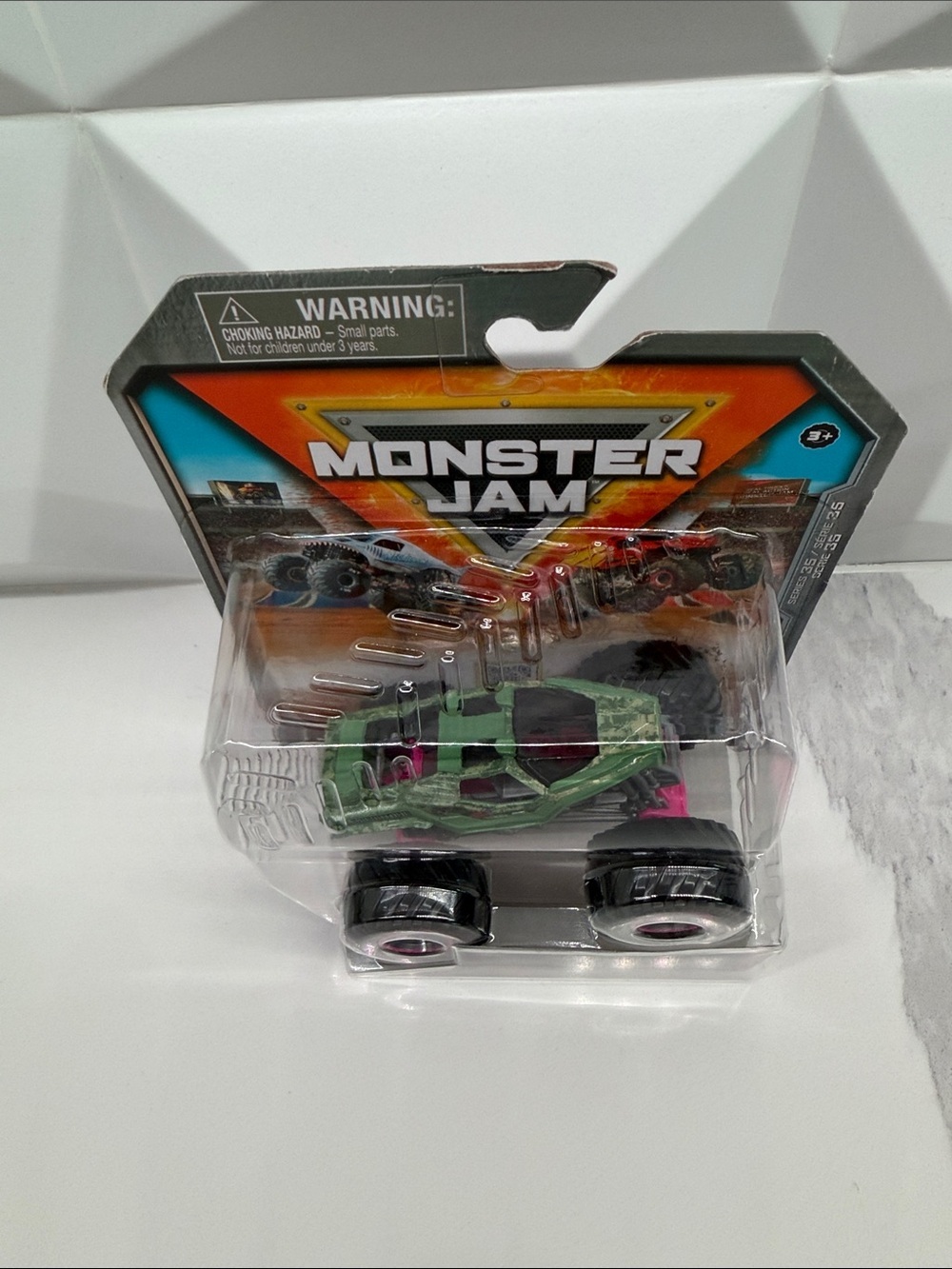 Soldier of Fortune Kids Monster Truck - Green & Pink 1:64 scale - Picture 6 of 8